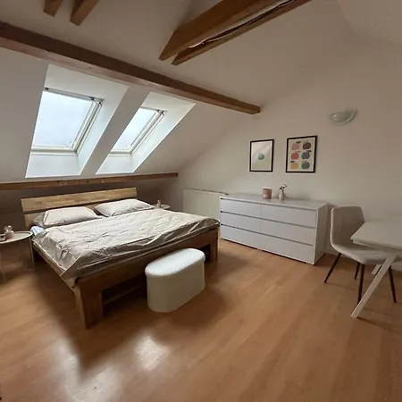 Náměstí Míru 13 Apartmán *
